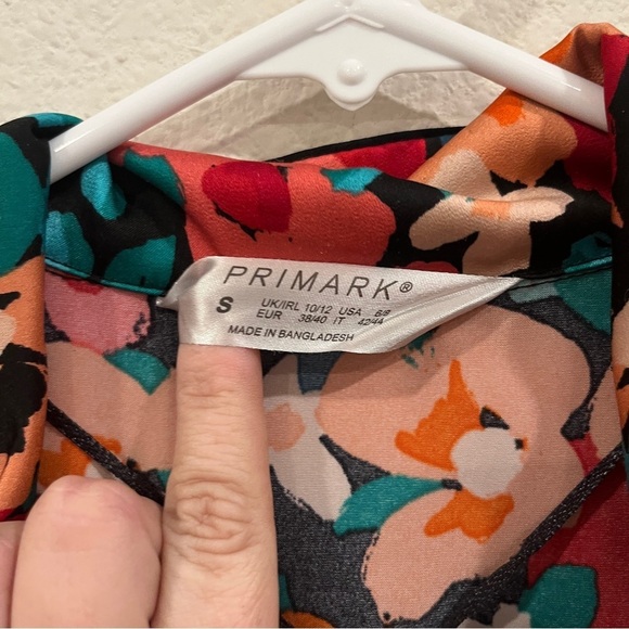 Primark size small bright pinks and oranges floral long sleeve satin look top - Picture 3 of 9